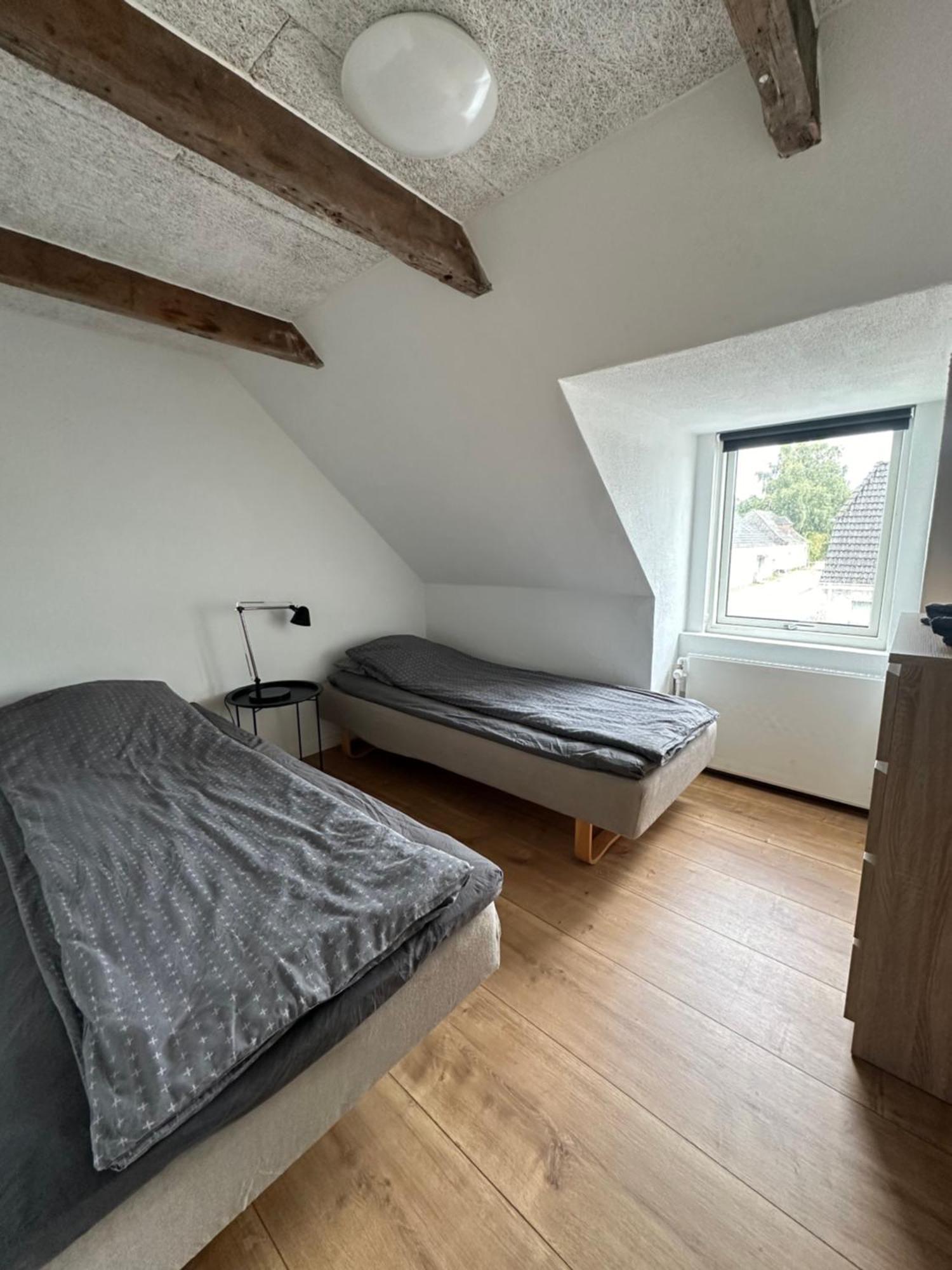 Hostel Den Gamel Togstation Give Zewnętrze zdjęcie